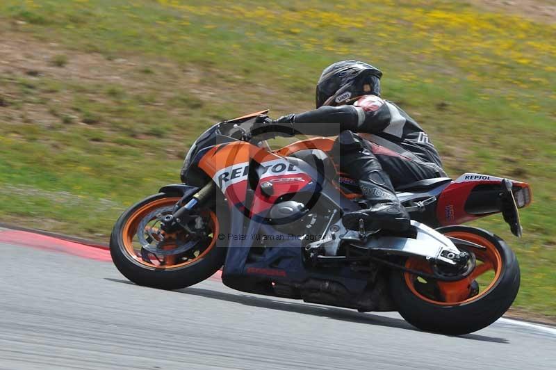 march 2010;motorbikes;no limits;peter wileman photography;portimao;portugal;trackday;trackday digital images