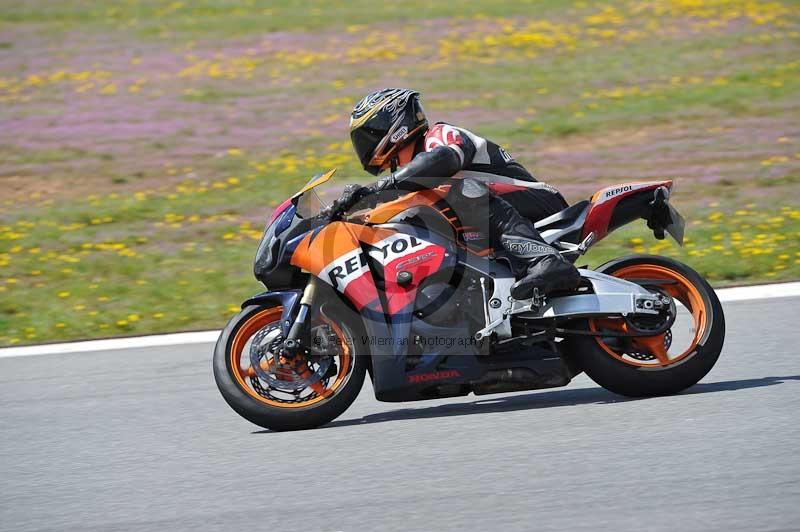 march 2010;motorbikes;no limits;peter wileman photography;portimao;portugal;trackday;trackday digital images