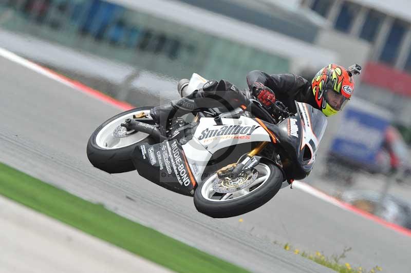 march 2010;motorbikes;no limits;peter wileman photography;portimao;portugal;trackday;trackday digital images