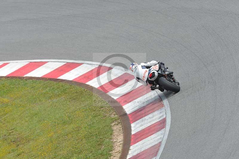 march 2010;motorbikes;no limits;peter wileman photography;portimao;portugal;trackday;trackday digital images