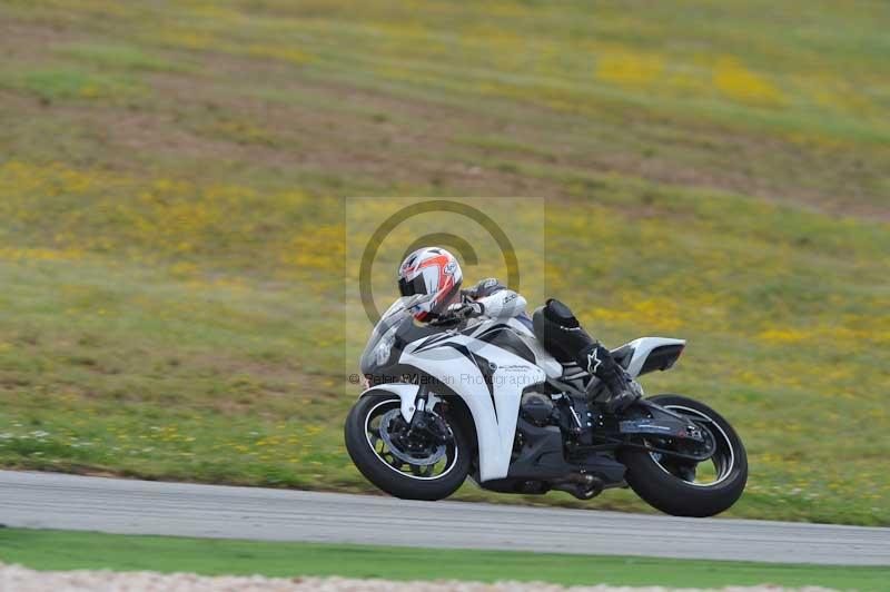 march 2010;motorbikes;no limits;peter wileman photography;portimao;portugal;trackday;trackday digital images