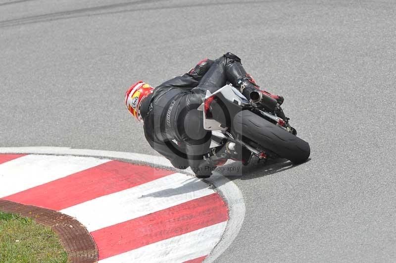 march 2010;motorbikes;no limits;peter wileman photography;portimao;portugal;trackday;trackday digital images