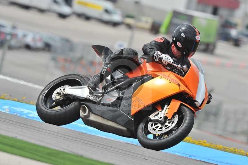 march 2010;motorbikes;no limits;peter wileman photography;portimao;portugal;trackday;trackday digital images