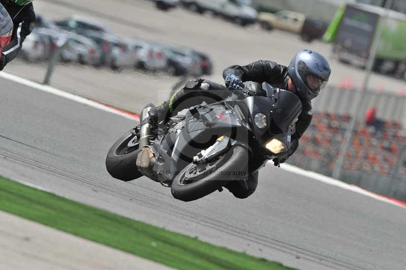 march 2010;motorbikes;no limits;peter wileman photography;portimao;portugal;trackday;trackday digital images