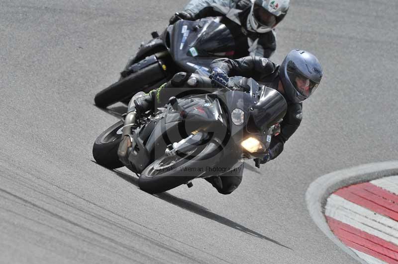 march 2010;motorbikes;no limits;peter wileman photography;portimao;portugal;trackday;trackday digital images