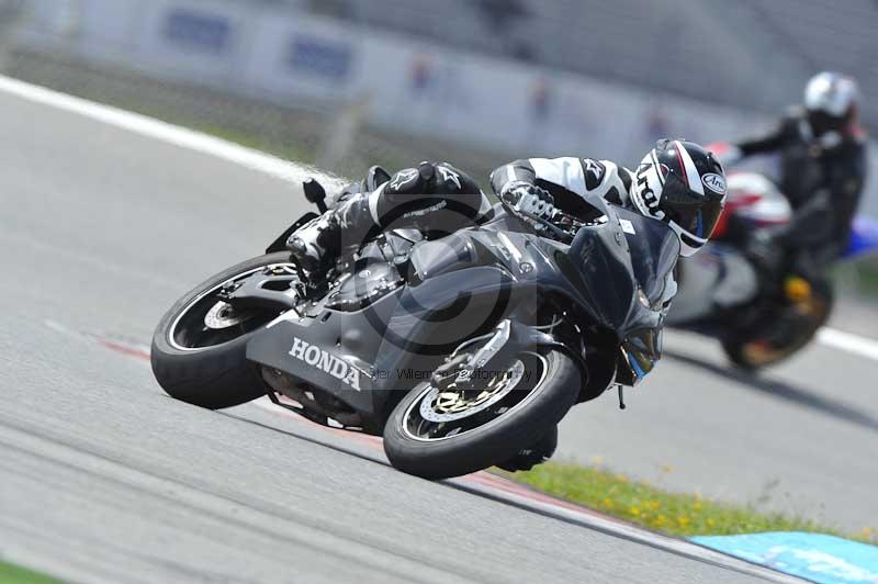 march 2010;motorbikes;no limits;peter wileman photography;portimao;portugal;trackday;trackday digital images