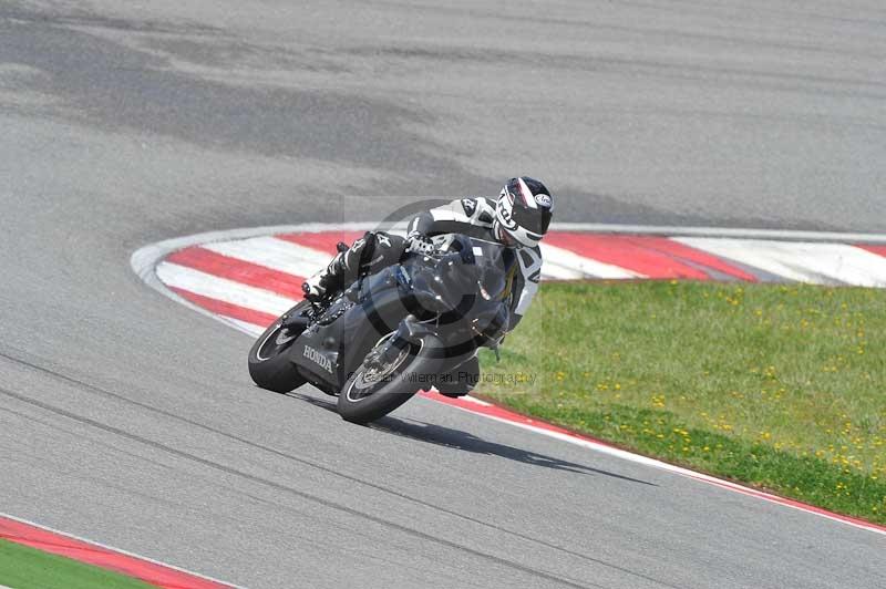 march 2010;motorbikes;no limits;peter wileman photography;portimao;portugal;trackday;trackday digital images