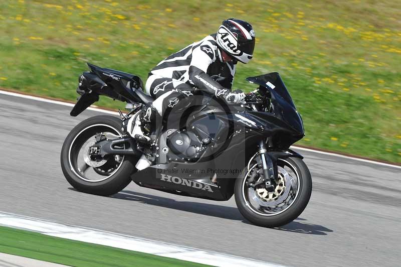 march 2010;motorbikes;no limits;peter wileman photography;portimao;portugal;trackday;trackday digital images