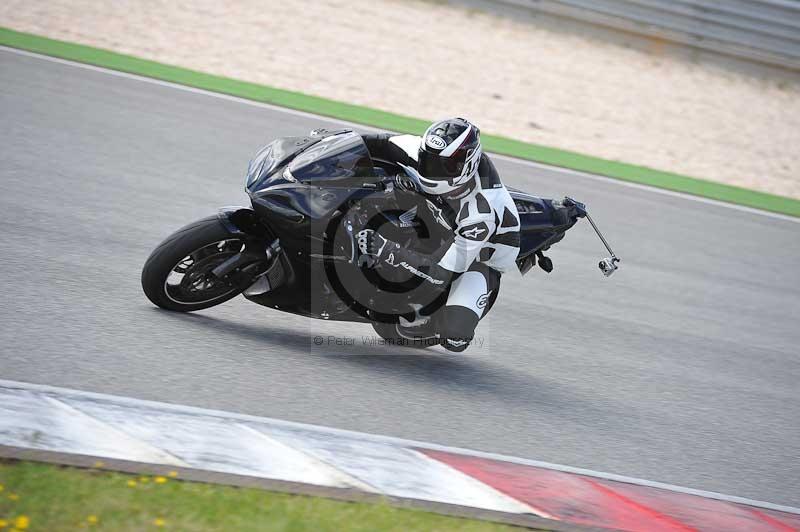 march 2010;motorbikes;no limits;peter wileman photography;portimao;portugal;trackday;trackday digital images