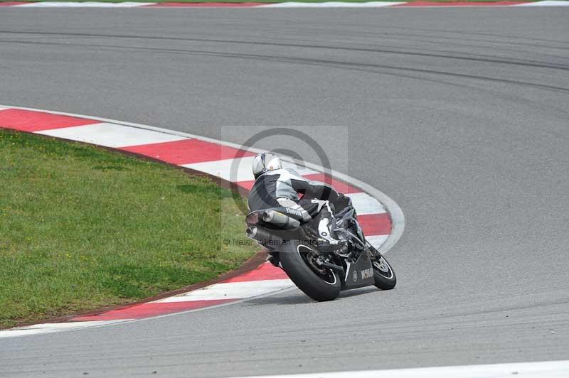 march 2010;motorbikes;no limits;peter wileman photography;portimao;portugal;trackday;trackday digital images