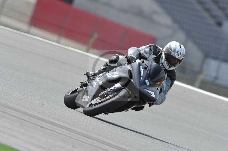 march 2010;motorbikes;no limits;peter wileman photography;portimao;portugal;trackday;trackday digital images