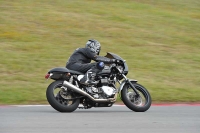 march-2010;motorbikes;no-limits;peter-wileman-photography;portimao;portugal;trackday;trackday-digital-images