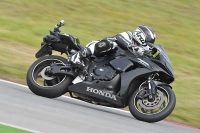 march-2010;motorbikes;no-limits;peter-wileman-photography;portimao;portugal;trackday;trackday-digital-images