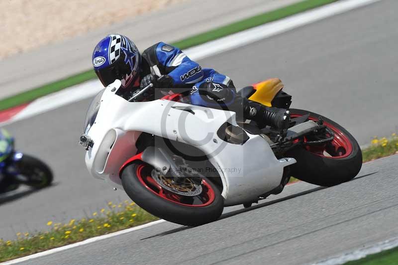 march 2010;motorbikes;no limits;peter wileman photography;portimao;portugal;trackday;trackday digital images