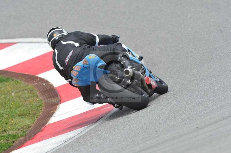 march 2010;motorbikes;no limits;peter wileman photography;portimao;portugal;trackday;trackday digital images