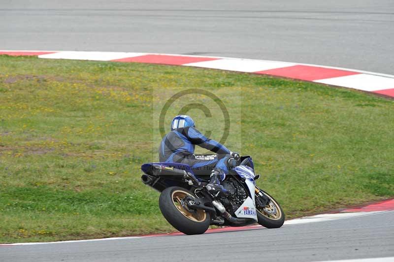 march 2010;motorbikes;no limits;peter wileman photography;portimao;portugal;trackday;trackday digital images