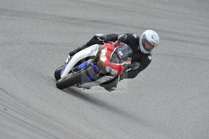 march 2010;motorbikes;no limits;peter wileman photography;portimao;portugal;trackday;trackday digital images