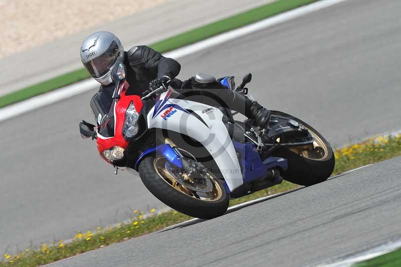 march 2010;motorbikes;no limits;peter wileman photography;portimao;portugal;trackday;trackday digital images