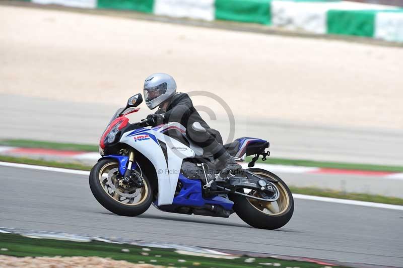 march 2010;motorbikes;no limits;peter wileman photography;portimao;portugal;trackday;trackday digital images