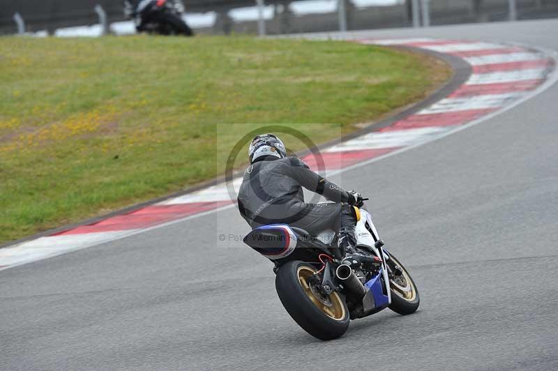 march 2010;motorbikes;no limits;peter wileman photography;portimao;portugal;trackday;trackday digital images