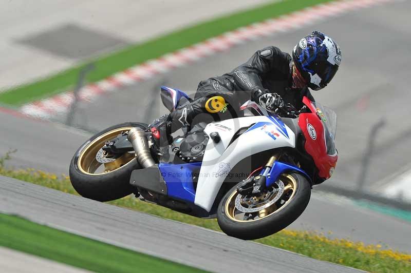 march 2010;motorbikes;no limits;peter wileman photography;portimao;portugal;trackday;trackday digital images