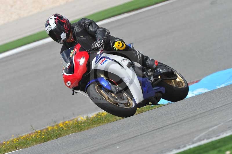 march 2010;motorbikes;no limits;peter wileman photography;portimao;portugal;trackday;trackday digital images