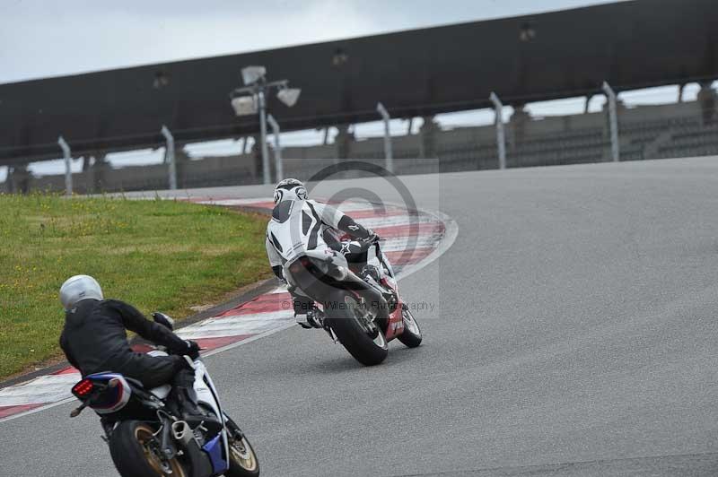 march 2010;motorbikes;no limits;peter wileman photography;portimao;portugal;trackday;trackday digital images