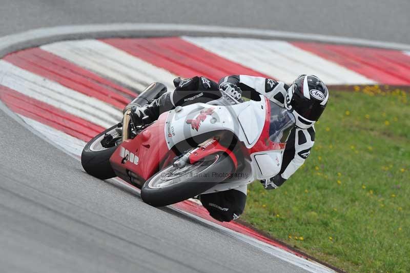 march 2010;motorbikes;no limits;peter wileman photography;portimao;portugal;trackday;trackday digital images