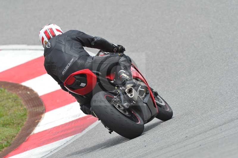 march 2010;motorbikes;no limits;peter wileman photography;portimao;portugal;trackday;trackday digital images