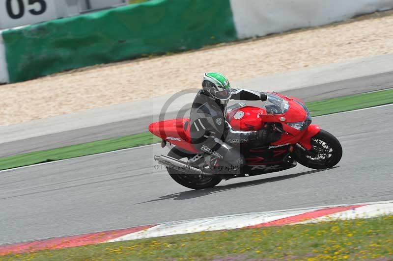 march 2010;motorbikes;no limits;peter wileman photography;portimao;portugal;trackday;trackday digital images