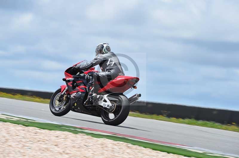 march 2010;motorbikes;no limits;peter wileman photography;portimao;portugal;trackday;trackday digital images