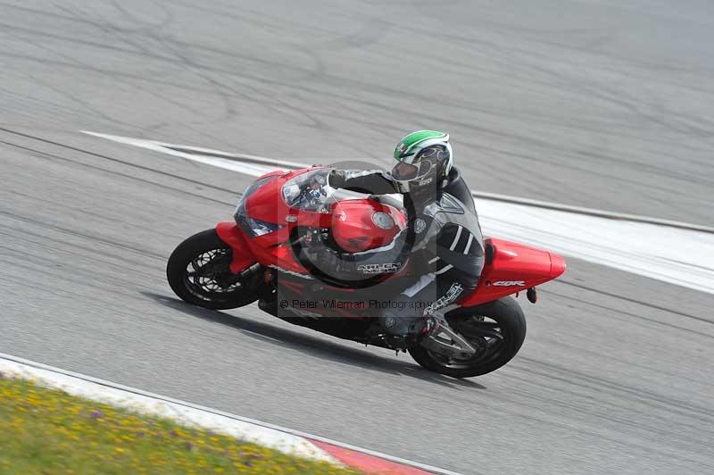 march 2010;motorbikes;no limits;peter wileman photography;portimao;portugal;trackday;trackday digital images