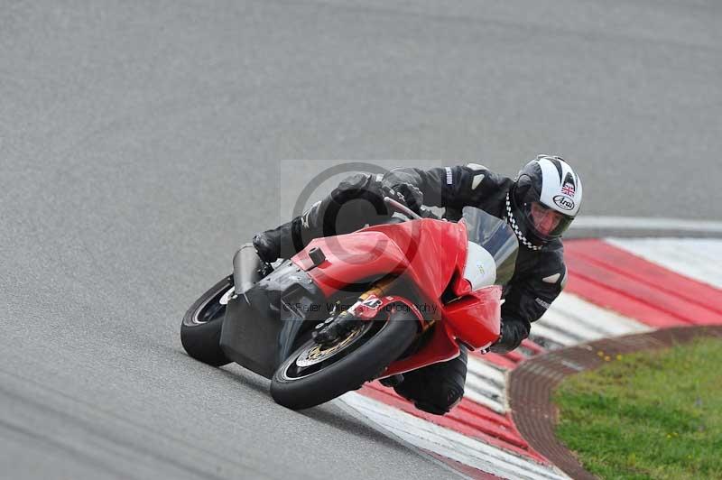 march 2010;motorbikes;no limits;peter wileman photography;portimao;portugal;trackday;trackday digital images