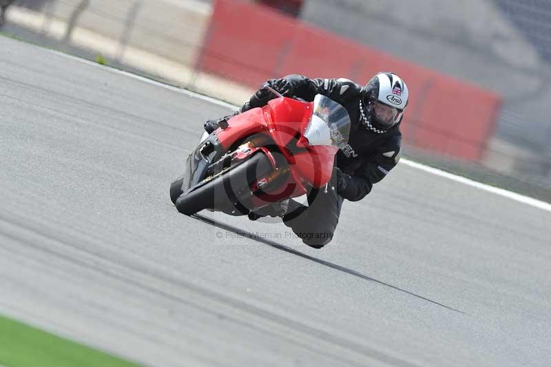 march 2010;motorbikes;no limits;peter wileman photography;portimao;portugal;trackday;trackday digital images