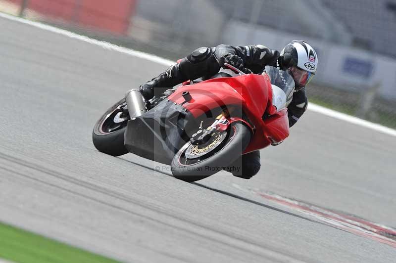 march 2010;motorbikes;no limits;peter wileman photography;portimao;portugal;trackday;trackday digital images