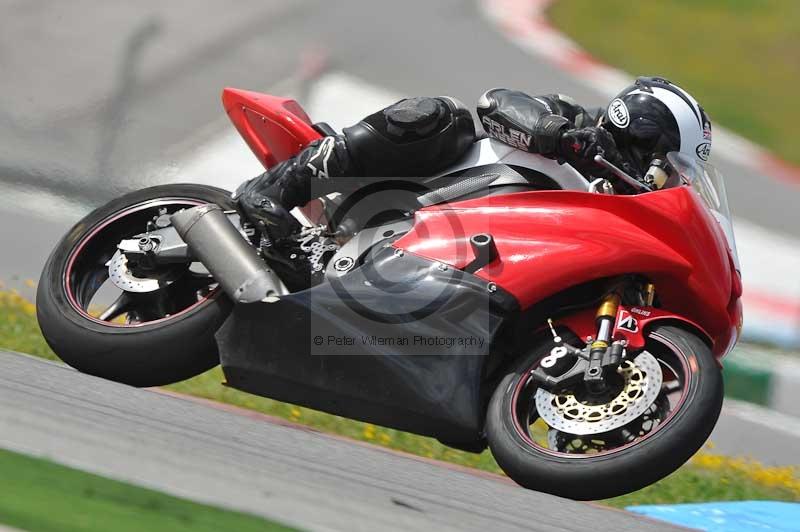 march 2010;motorbikes;no limits;peter wileman photography;portimao;portugal;trackday;trackday digital images