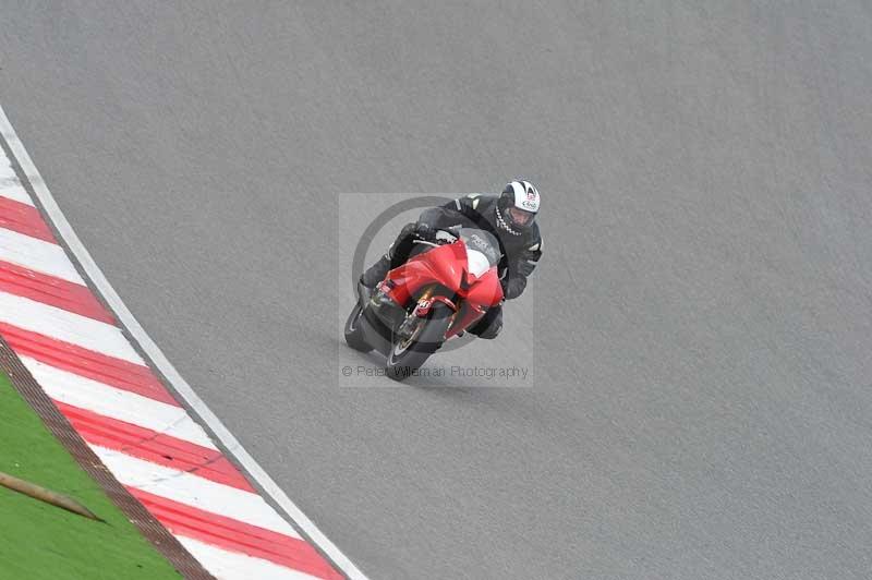 march 2010;motorbikes;no limits;peter wileman photography;portimao;portugal;trackday;trackday digital images