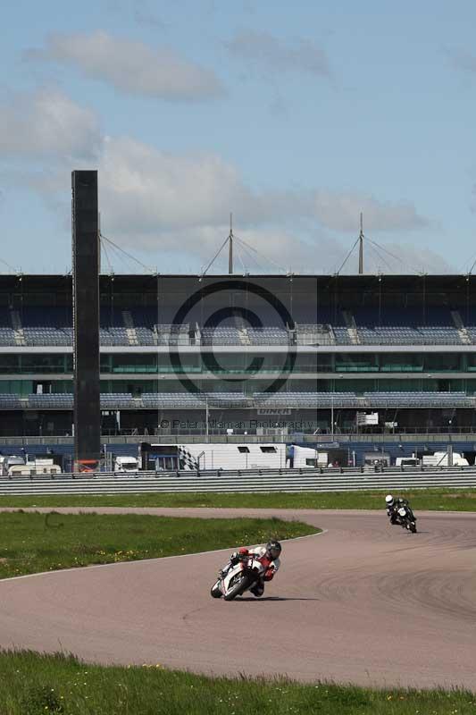 Rockingham no limits trackday;enduro digital images;event digital images;eventdigitalimages;no limits trackdays;peter wileman photography;racing digital images;rockingham raceway northamptonshire;rockingham trackday photographs;trackday digital images;trackday photos