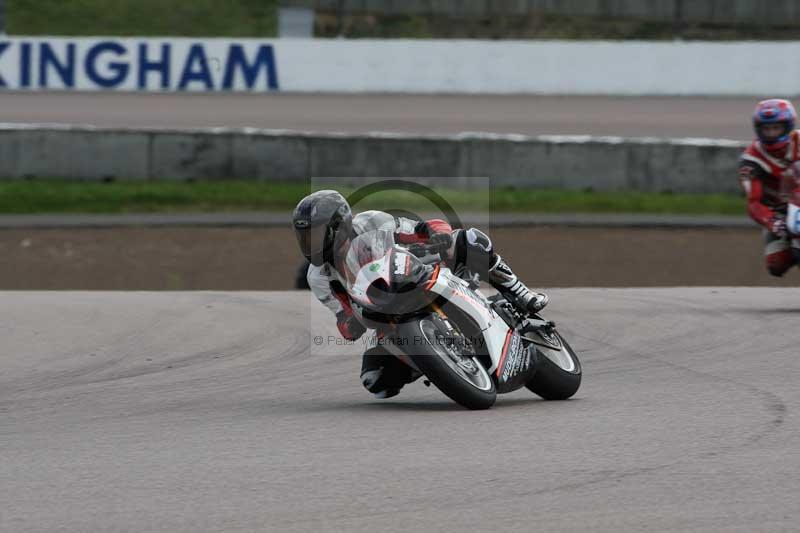 Rockingham no limits trackday;enduro digital images;event digital images;eventdigitalimages;no limits trackdays;peter wileman photography;racing digital images;rockingham raceway northamptonshire;rockingham trackday photographs;trackday digital images;trackday photos