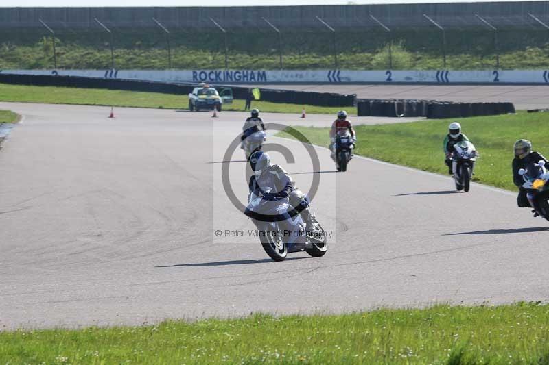 Rockingham no limits trackday;enduro digital images;event digital images;eventdigitalimages;no limits trackdays;peter wileman photography;racing digital images;rockingham raceway northamptonshire;rockingham trackday photographs;trackday digital images;trackday photos