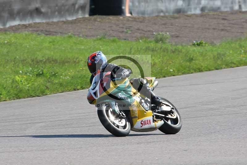 Rockingham no limits trackday;enduro digital images;event digital images;eventdigitalimages;no limits trackdays;peter wileman photography;racing digital images;rockingham raceway northamptonshire;rockingham trackday photographs;trackday digital images;trackday photos