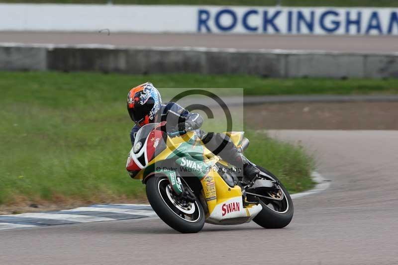 Rockingham no limits trackday;enduro digital images;event digital images;eventdigitalimages;no limits trackdays;peter wileman photography;racing digital images;rockingham raceway northamptonshire;rockingham trackday photographs;trackday digital images;trackday photos