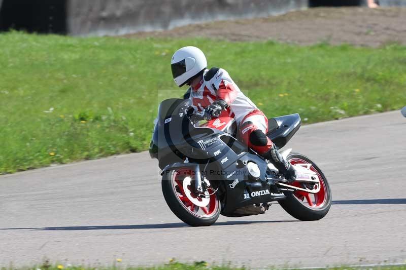 Rockingham no limits trackday;enduro digital images;event digital images;eventdigitalimages;no limits trackdays;peter wileman photography;racing digital images;rockingham raceway northamptonshire;rockingham trackday photographs;trackday digital images;trackday photos