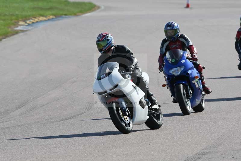 Rockingham no limits trackday;enduro digital images;event digital images;eventdigitalimages;no limits trackdays;peter wileman photography;racing digital images;rockingham raceway northamptonshire;rockingham trackday photographs;trackday digital images;trackday photos