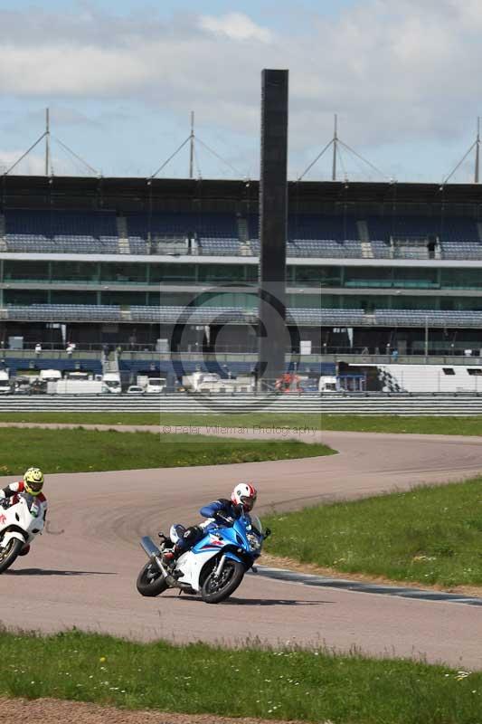 Rockingham no limits trackday;enduro digital images;event digital images;eventdigitalimages;no limits trackdays;peter wileman photography;racing digital images;rockingham raceway northamptonshire;rockingham trackday photographs;trackday digital images;trackday photos