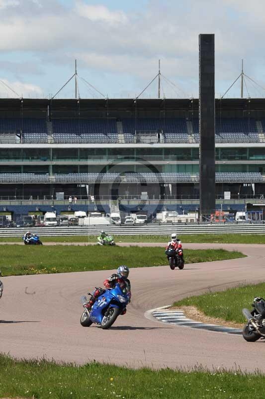 Rockingham no limits trackday;enduro digital images;event digital images;eventdigitalimages;no limits trackdays;peter wileman photography;racing digital images;rockingham raceway northamptonshire;rockingham trackday photographs;trackday digital images;trackday photos