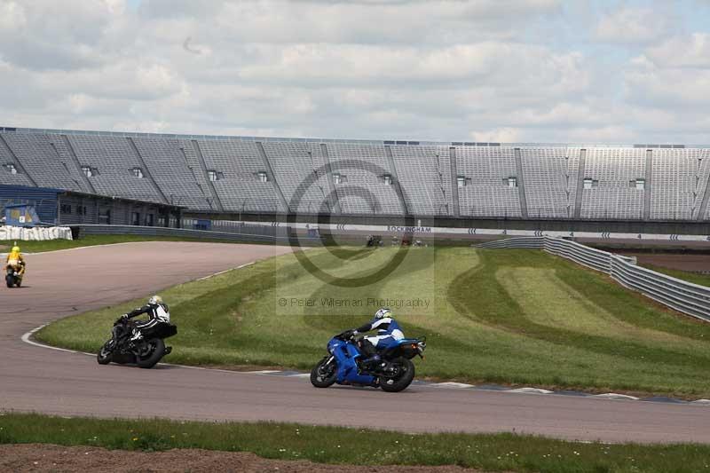 Rockingham no limits trackday;enduro digital images;event digital images;eventdigitalimages;no limits trackdays;peter wileman photography;racing digital images;rockingham raceway northamptonshire;rockingham trackday photographs;trackday digital images;trackday photos