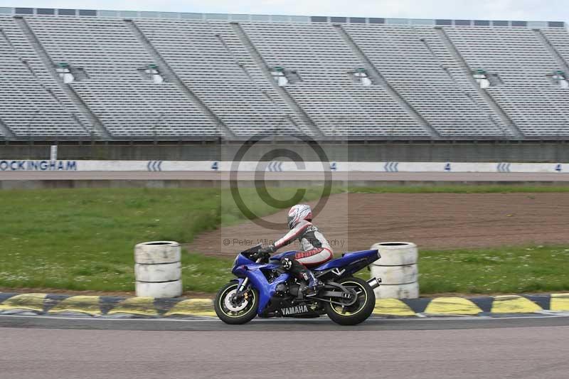 Rockingham no limits trackday;enduro digital images;event digital images;eventdigitalimages;no limits trackdays;peter wileman photography;racing digital images;rockingham raceway northamptonshire;rockingham trackday photographs;trackday digital images;trackday photos