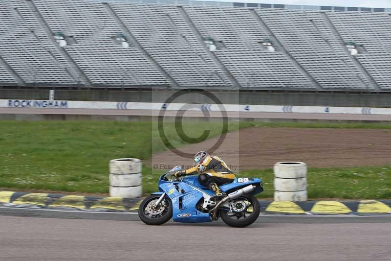 Rockingham no limits trackday;enduro digital images;event digital images;eventdigitalimages;no limits trackdays;peter wileman photography;racing digital images;rockingham raceway northamptonshire;rockingham trackday photographs;trackday digital images;trackday photos