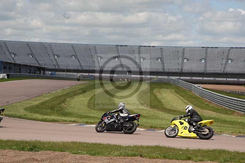 Rockingham no limits trackday;enduro digital images;event digital images;eventdigitalimages;no limits trackdays;peter wileman photography;racing digital images;rockingham raceway northamptonshire;rockingham trackday photographs;trackday digital images;trackday photos